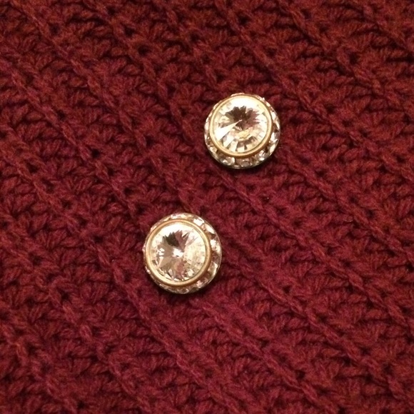 Jewelry - ⭐️ Exquisite Halo Stud Earrings ⭐️